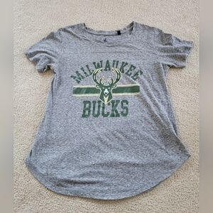 NBA Milwaukee Bucks WOMEN'S medium short sleeve gray shirt Preowned